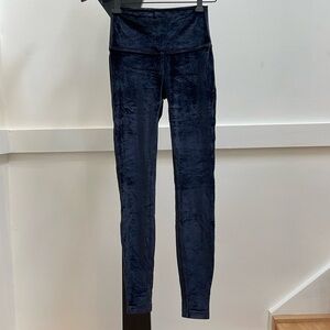 LULULEMON Black Velvet Leggings size 4 NEW